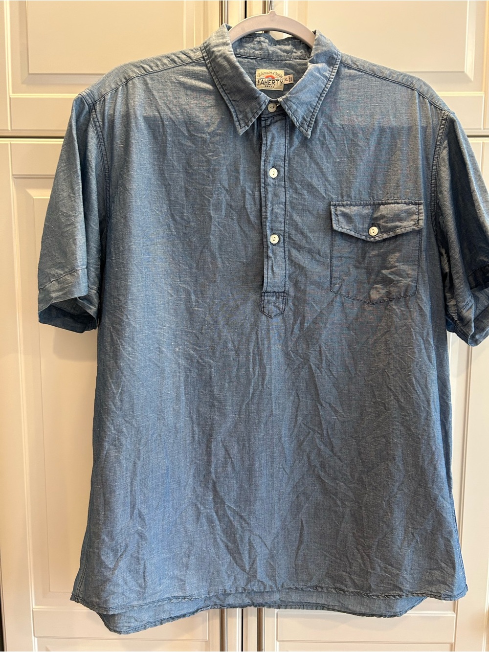 Faherty Short-Sleeve Button-Down Indigo Chambray Shirt-linen/cotton blend